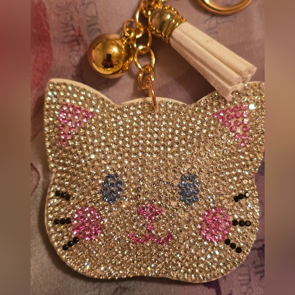 🆕️🐱 WHITE RHINESTONE CAT FACE BAG CHARM & KEY CHAIN🐱 - Picture 11 of 12